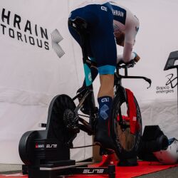 ELITE AVANTI ZWIFT COG VE CLICK INTERACTIVE HOMETRAINER - 10