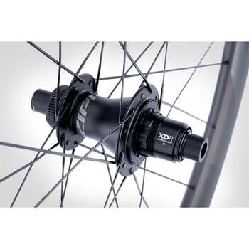 ZIPP 303 S CARBON TUBELES DISC XDR BODY YOL JANT SETİ